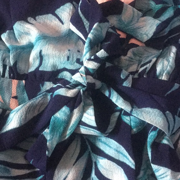 Navy Blue Leaf Palm Print Low V-neck Waist Tie Jumpsuit - Picture 6 of 8